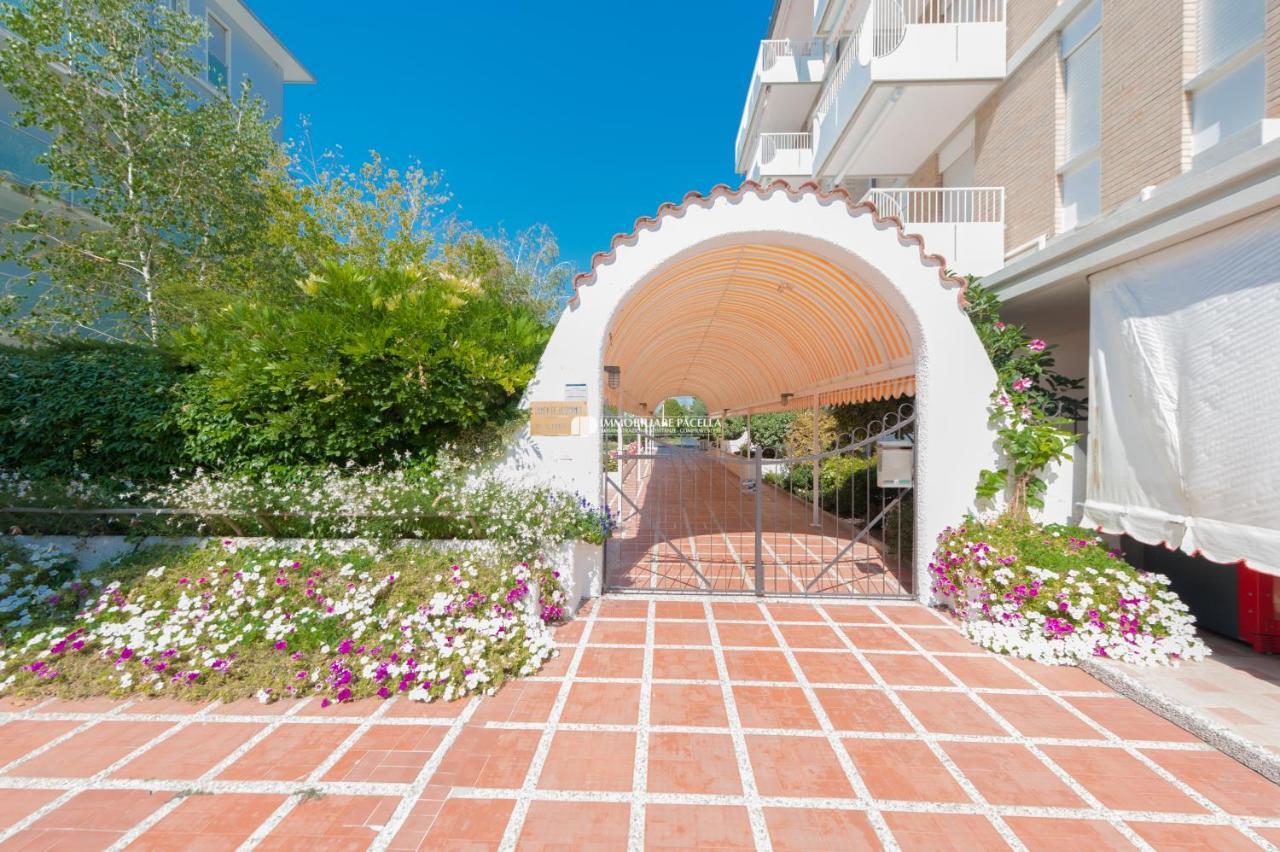 Residence Santa Fe Immobiliare Pacella ลิโดดิเยโซโล ภายนอก รูปภาพ